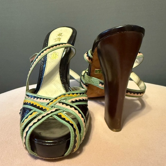 L.A.M.B. Black & multicolor color strappy heels - Picture 3 of 5